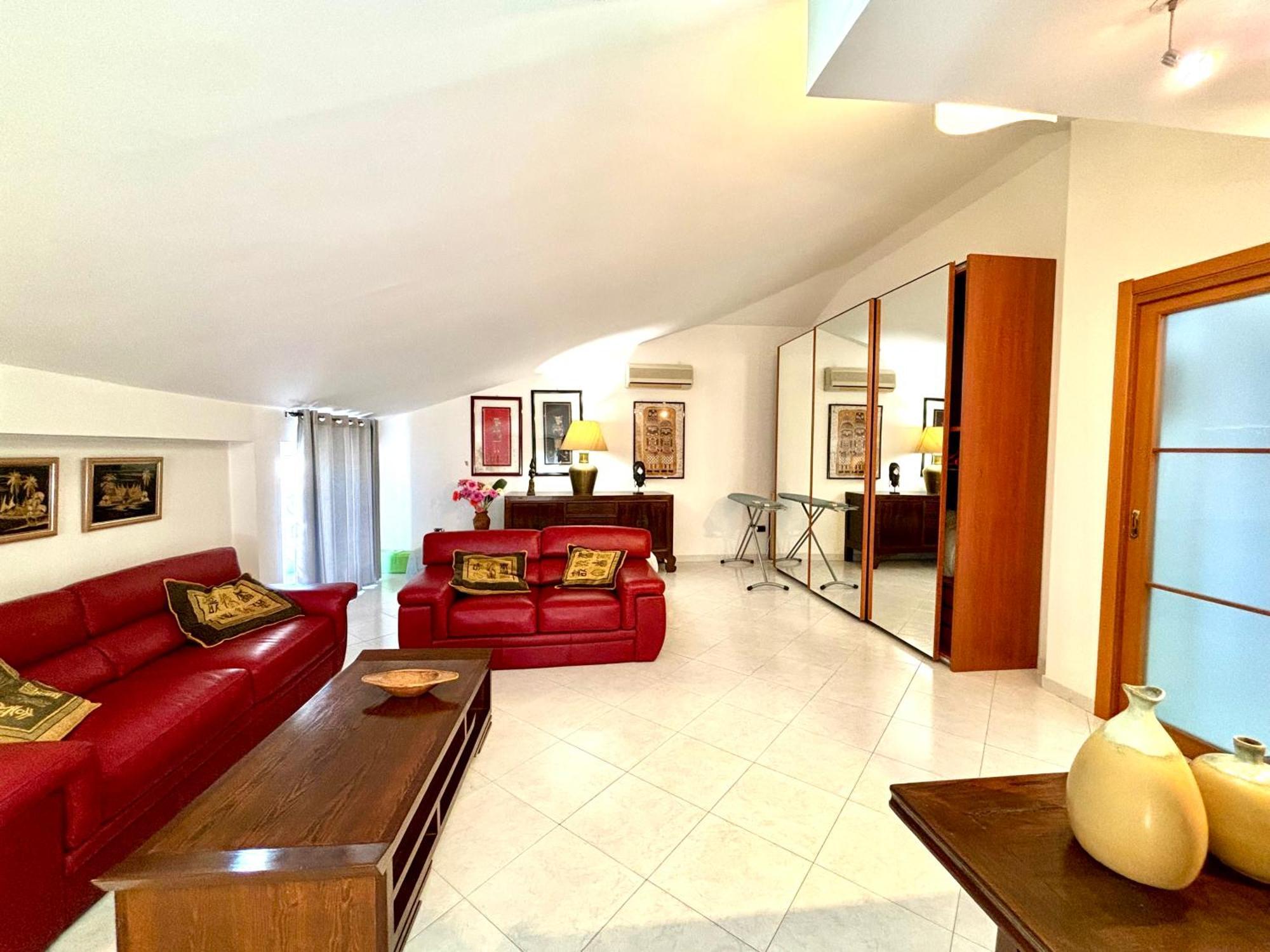 Longlife Isbingias Apartment Cagliari Bagian luar foto